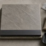 Carrelage pour escalier exterieur : nez de marche antidérapant R11 et grès cérame