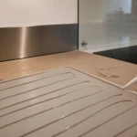 Colle pour credence cuisine : mastic sur verre et inox, joint périphérique