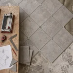 Poser le carrelage en diagonale : calepinage et carreaux prêts à poser